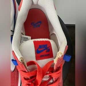 NIKE SB ADVERSARY PREMIUM LOBSTER-HYPER ROYAL-LOBSTER SIZE 8 [CW7456-600]